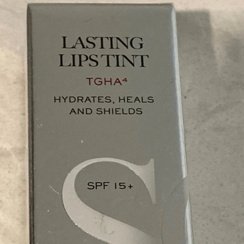 Skin Cycles Lasting Lips Tint SPF 15 Anti- Aging Lip Treatment EXP 05/2028 RV$78